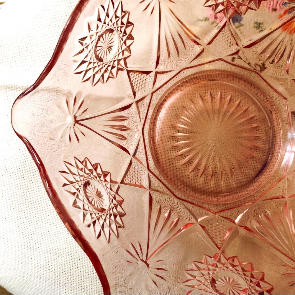 Vintage L.E. Smith. c. 1980s pink carnival glass dish
